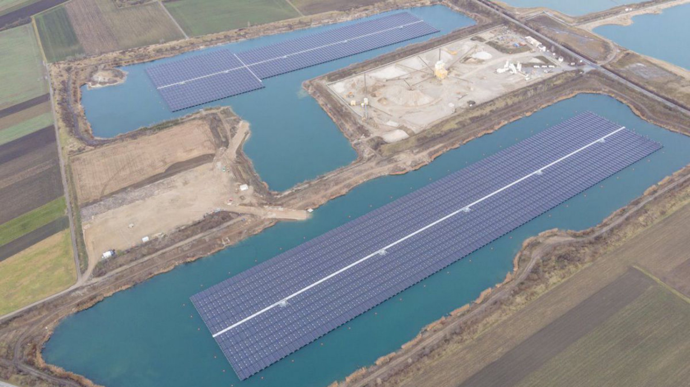 Die schwimmende PV-Anlage von Grafenw&ouml;rth.